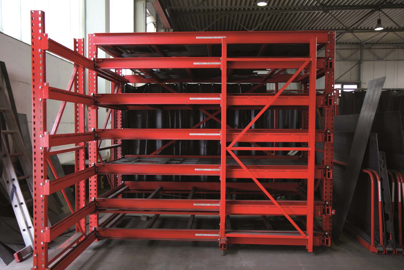 Rollbodenregal mit platzsparenden, klappbaren Vorbau, Fachlast 2.000 kg